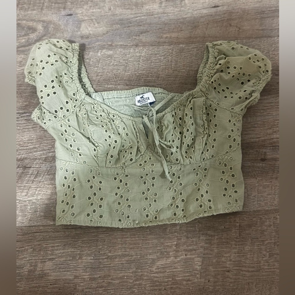 Hollister crop top